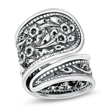 Load image into Gallery viewer, Sterling Silver Oxidized 26.1mm Thai Floral Design Ring