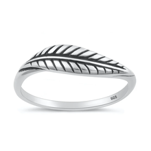 Load image into Gallery viewer, Sterling Silver Oxidized And Polished Leaf Ring