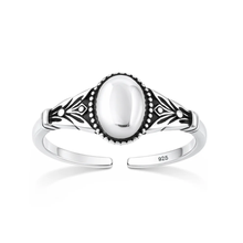 Load image into Gallery viewer, Sterling Silver Oxidized And Polished Oval Toe Ring