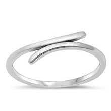 Load image into Gallery viewer, Sterling Silver Oxidized 5.5mm Start Ring