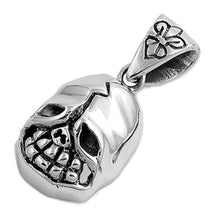 Load image into Gallery viewer, Sterling Silver Oxidized Skull Shape Pendant And Height 32mm